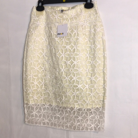 NWT Moon S Cream & White Floral Embroidered Skirt - Picture 4 of 8